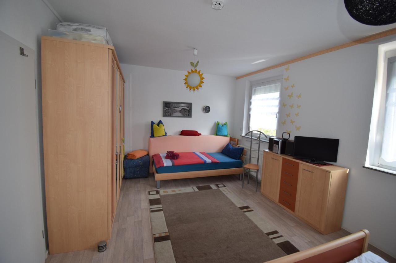ברלין 2-Zimmer-Ferienwohnung "Garten Der Welt" מראה חיצוני תמונה