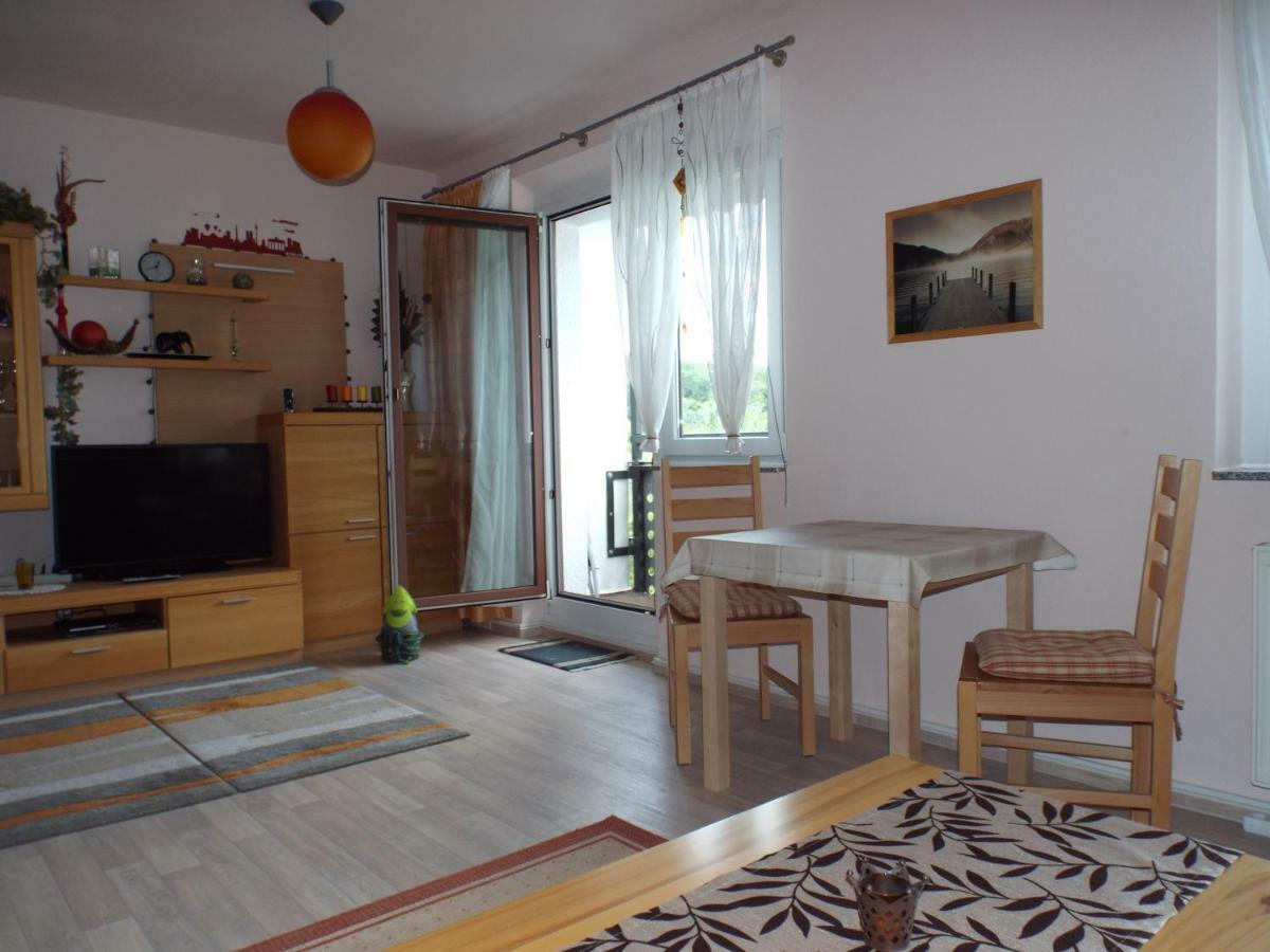 ברלין 2-Zimmer-Ferienwohnung "Garten Der Welt" מראה חיצוני תמונה