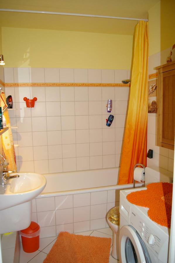 ברלין 2-Zimmer-Ferienwohnung "Garten Der Welt" מראה חיצוני תמונה
